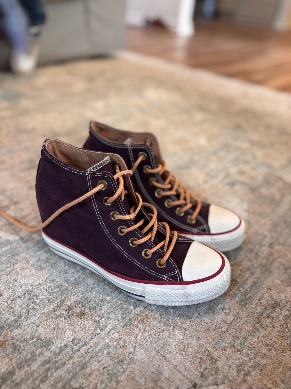 Converse CTAS Lux Women's Suede Wedge Heel Sneakers Size 7
